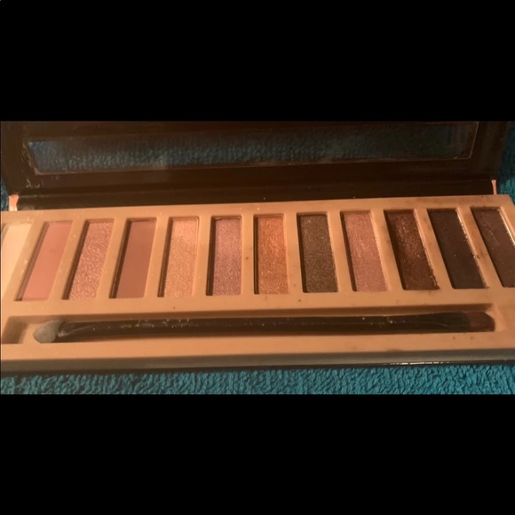 Makeup Pallet - Picture 2 of 4